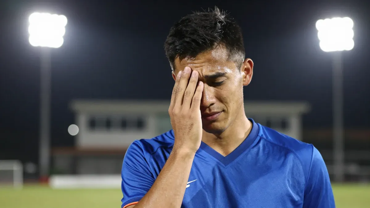 Blackburn Rovers were unable to complete the signing of former Manchester United player Shola Shoretire, who had been...